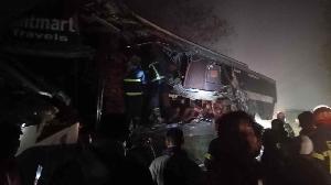 মীরসরাইয়ে দাঁড়িয়ে থাকা ট্রাকে বাসের ধাক্কা, নৌবাহিনীর সদস্যসহ নিহত ৩