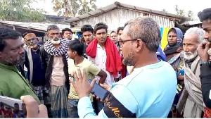 মেহেরপুরে ভ্রাম্যমান আদালতের অভিযানে আগুন দিয়ে পুড়িয়ে ফেলা হলো মাংস, বিক্রেতার জরিমানা