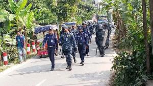 চরফ্যাশন দুলারহাটে যৌথবাহিনীর ফুট পেট্রোল এবং অস্থায়ী চেকপোস্ট স্থাপন