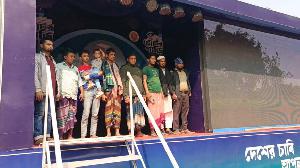 ফরিদপুরের সালথায় ভোটের গাড়ির প্রচারণা