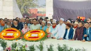 শহীদ জিয়াউর রহমান ও খালেদার মাজার জিয়ারত করলেন আ ন ম এহসানুল হক মিলন