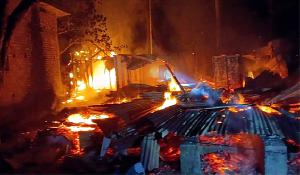 বাগেরহাটে যুবদল নেতার বসতবাড়িতে আগুন, ক্ষয়ক্ষতির দাবি ১০ লাখ টাকা