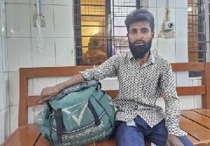 বাউফলে কুরিয়ার কর্মীকে ছুরিকাঘাত করে ৮৫ হাজার টাকা ছিনতাই