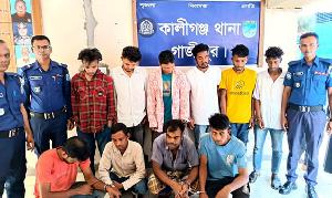 কালীগঞ্জে রাতভর পুলিশের ঝটিকা অভিযান: ইয়াবা, চোলাই মদসহ ৮ মাদক কারবারি আটক