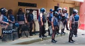 কালিয়াকৈরে শ্রমিক বিক্ষোভ, কারখানা ভাংচুর আহত ৩০