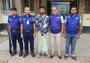 ফরিদপুর শহরের নিজ বাসা থেকে ইউপি চেয়ারম্যান সোহাগ গ্রেপ্তার 