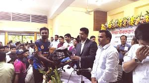 রাঙ্গুনিয়ায় শিক্ষা উপকরণ ও ক্রীড়া সামগ্রী বিতরণ অনুষ্ঠান সম্পন্ন