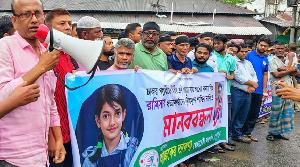 শেরপুরের রামিসা হত্যার প্রতিবাদের মানববন্ধনে খুনীদের প্রকাশ্যে ফাঁসি চাইলেন বক্তারা