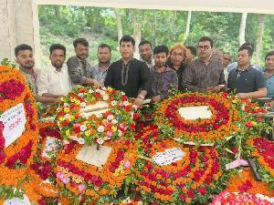 শহীদ রাষ্ট্রপতি জিয়াউর রহমানের সমাধিতে সৌদি আরব পশ্চিমাঞ্চল স্বেচ্ছাসেবক দলের শ্রদ্ধাঞ্জলি