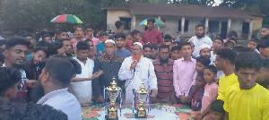 সালথার ফুকরায় জাঁকজমকপূর্ণ প্রিতি ফুটবলম্যাচ অনুষ্ঠিত