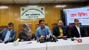 বিমানবন্দরে হাজিদের ১৫০ লাগেজ কেটে মালামাল চুরির বিষয়টি অসত্য: বিমান প্রতিমন্ত্রী