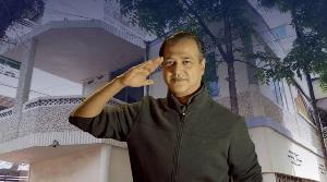 বাড়িটা আজ ক্লান্ত, তাকেও দাফন করতে হবে: আসিফ আকবর
