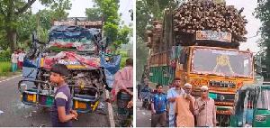 সখীপুর সাগরদিঘী সড়কের কালিয়া বাজারের কাছে বাঁশভর্তি ট্রাকের পিছনে মুরগীর গাড়ির ধাক্কায় ৪ জন নিহত