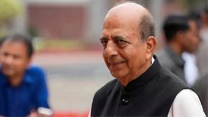 বাংলাদেশে পৌঁছেছেন ভারতের নতুন হাইকমিশনার দীনেশ ত্রিবেদী