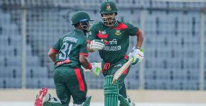 তিন ফিফটিতে অস্ট্রেলিয়াকে চ্যালেঞ্জিং লক্ষ্য ছুড়ে দিলো বাংলাদেশ