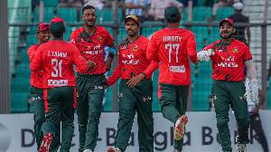 কনোলি ও ডেভিডকে আউট করে ম্যাচে ফেরার চেষ্টা বাংলাদেশের