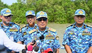 সুন্দরবনের নিরাপত্তা বিঘ্নিত করার অপচেষ্টা বরদাশত করা হবে না: কোস্ট গার্ড মহাপরিচালক