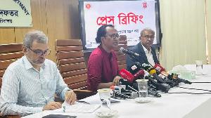 আওয়ামী লীগ পুরোপুরি নিষিদ্ধ হবে কি না সেটি নির্ধারিত হবে আদালতে: প্রধানমন্ত্রীর উপদেষ্টা