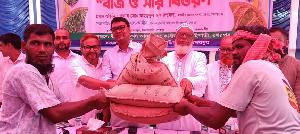 ঝিনাইগাতীতে কৃষি পুনর্বাসন কর্মসূচির আওতায় কৃষকদের মাঝে উচ্চফলনশীল আমন, মরিচ বীজ ও সার বিতরণ