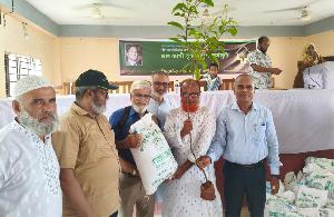 ময়মনসিংহ ও দিনাজপুরে জিয়াউর রহমান ফাউন্ডেশনের বৃক্ষ রোপণ ও ধান বীজ বিতরণ