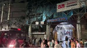 কাঁটাবনে বহুতল ভবনে আগুনে ২ জনের মৃত্যু