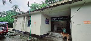 বাউফল প্রাণিসম্পদ হাসপাতাল: সেবার নামে হয়রানি, পতাকার অবমাননা