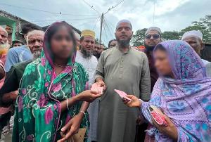 বাউফলে অগ্নিকাণ্ডে ক্ষতিগ্রস্তদের পাশে সহায়তা নিয়ে ড. মাসুদ এমপি