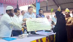 বাগেরহাটে জাতীয় পল্লী উন্নয়ন দিবস পালিত, ৮ সদস্যকে ২.৬০ লাখ টাকা ঋণ বিতরণ