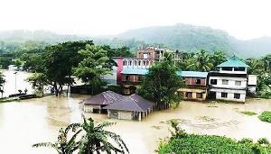 কক্সবাজারে বন্যায় ২ শিশুর মৃত্যু, পানিবন্দি ৩ লক্ষাধিক মানুষ