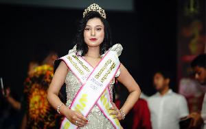 মিস অ্যান্ড মিসেস প্লাস বিউটি চ্যাম্পিয়ন ওয়াফিয়া সাদিকা