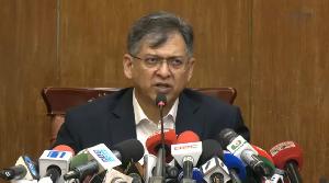 আন্দোলন করে পরীক্ষা স্থগিত বা বিনা পরীক্ষায় পাশ, এগুলো আমরা অ্যালাউ করব না: স্বরাষ্ট্রমন্ত্রী