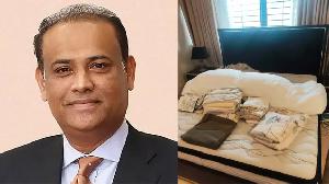 সাইফুজ্জামানের ফ্ল্যাটে অভিযান, ৩০০ কোট ৫শ টাইসহ যা যা পাওয়া গেল