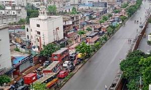 রাজধানীর রামপুরা-নতুনবাজার সড়কে তীব্র যানজট