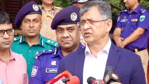বেনজীরের জামিন বাতিলে দুবাইয়ে ল ফার্ম নিয়োগ করেছে সরকার: স্বরাষ্ট্রমন্ত্রী