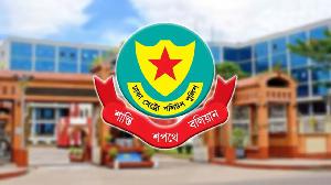 ডিএমপির ২৪ ঘণ্টার অভিযানে ৪১৮ জন গ্রেপ্তার, উদ্ধার বিদেশি পিস্তল-গুলি