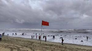 সমুদ্রবন্দরে ৩ নম্বর সতর্ক সংকেত