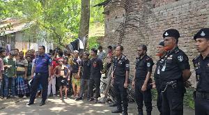 মাদারীপুরে মাদরাসায় ককটেল বিস্ফোরণ, আহত ৫ শিক্ষার্থী