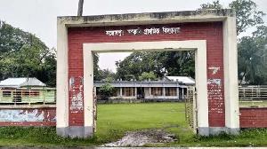 রাস্তা না থাকায় বর্ষায় কাদা-পানিতে দুর্ভোগ, ব্যাহত শিক্ষা ও সরকারি সেবা