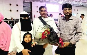 সৌদি আরবে ওমরাহ পালনে ভিপি আনসুর উদ্দিন, জেদ্দা বিমানবন্দরে ফুলেল শুভেচ্ছা