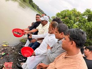 বিএনপির প্রতিষ্ঠাবার্ষিকীতে দক্ষিণ জেলা মৎস্যজীবী দলের মৎস্য পোনা অবমুক্ত