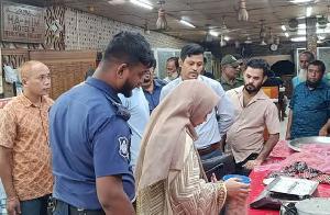 রাঙ্গুনিয়ায় ভ্রাম্যমাণ আদালতের অভিযান, তিন প্রতিষ্ঠানকে ৫০ হাজার টাকা জরিমানা 