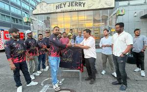 চ্যাম্পিয়নদের সম্মানে নৈশভোজে ফ্র্যাঙ্কফুর্টার ফায়ার বয়েজ
