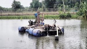চিতলমারীতে অবৈধ বালু উত্তোলনে হুমকিতে জনপদ