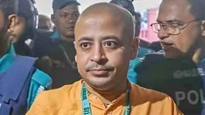 ৫ ঘণ্টার জন্য প্যারোলে মুক্তি পেলেন চিন্ময় দাস