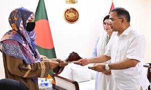 শহীদ ২ সেনা সদস্যের পরিবারকে প্রধানমন্ত্রীর আর্থিক সহায়তা