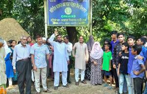 ভালুকায় প্রধান শিক্ষকের উপর হামলা, বিচার দাবিতে বিক্ষোভ-মানববন্ধন