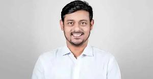 চাকরি পেতে নেতার ফোন কেন, প্রশ্ন নাসীরুদ্দীন পাটওয়ারীর