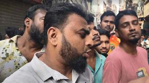 চকবাজারে আগুনে সর্বস্ব হারানোর শঙ্কায় ব্যবসায়ীরা