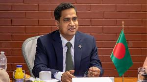 ‘হল ভাড়া নেওয়া যায় কিন্তু পলাতকদের রক্তমাখা অতীত মুছে ফেলা যায় না’