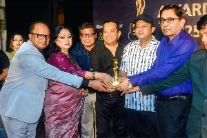 এডিএম স্টার অ্যাওয়ার্ড পেলেন মনিরুজ্জামান অপূর্ব